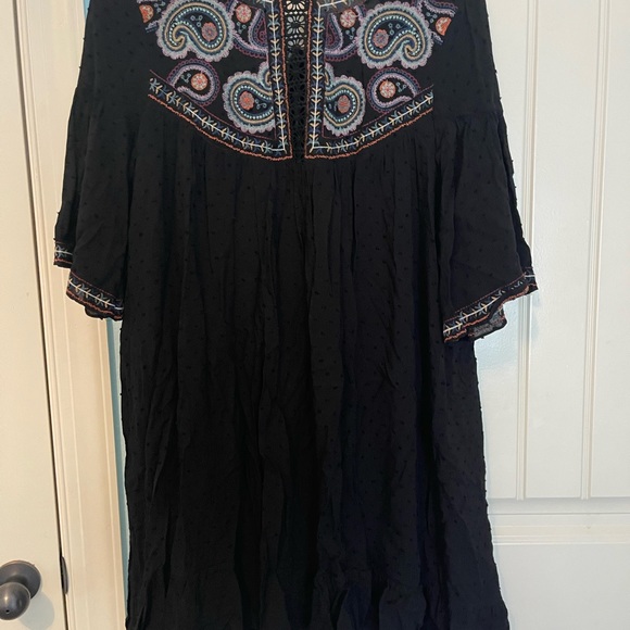 Umgee Dresses & Skirts - Umgee black floral mini babydoll dress. Size medium